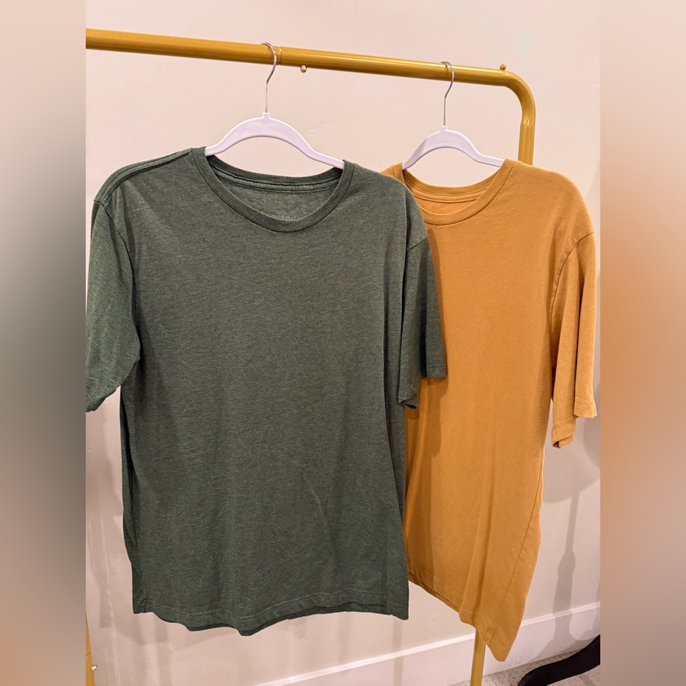 Kingsted Men’s Tees. Set of 2. Size Large.